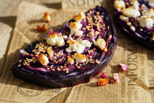 Produktfoto zu Rezept der Woche "Rotkohl mit Feta überbacken"