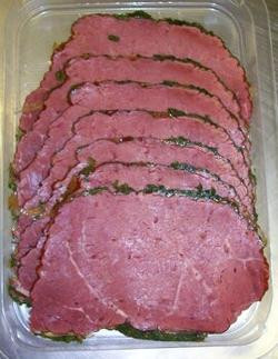 Produktfoto zu Rinder Saftschinken Pastrami 80g Biohof Bakenhus